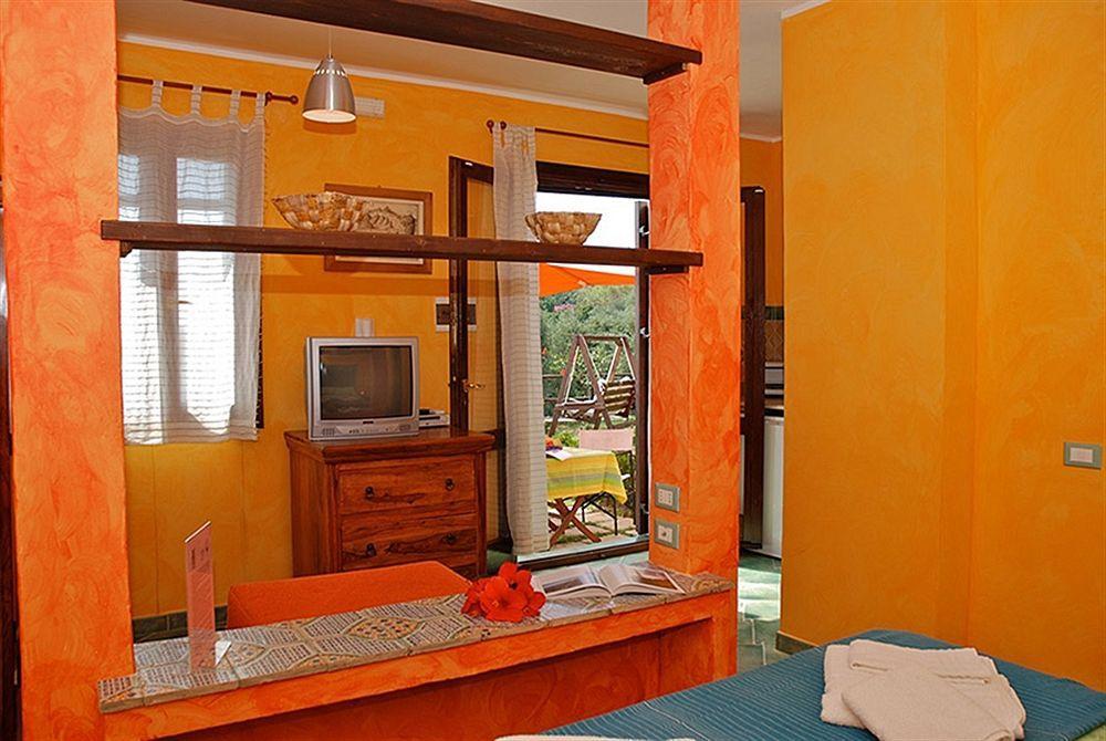 Hotel Clelia Isola di Ustica Екстер'єр фото